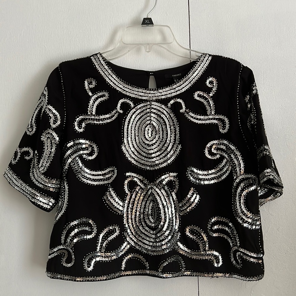 Forever 21 Black Sequined and Beaded Crop Top Size Medium NWOT